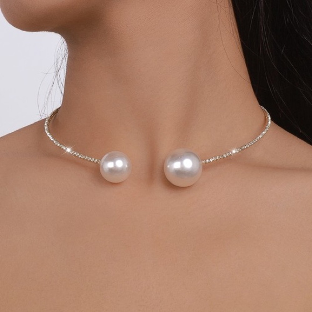Elegant Pearl Necklace